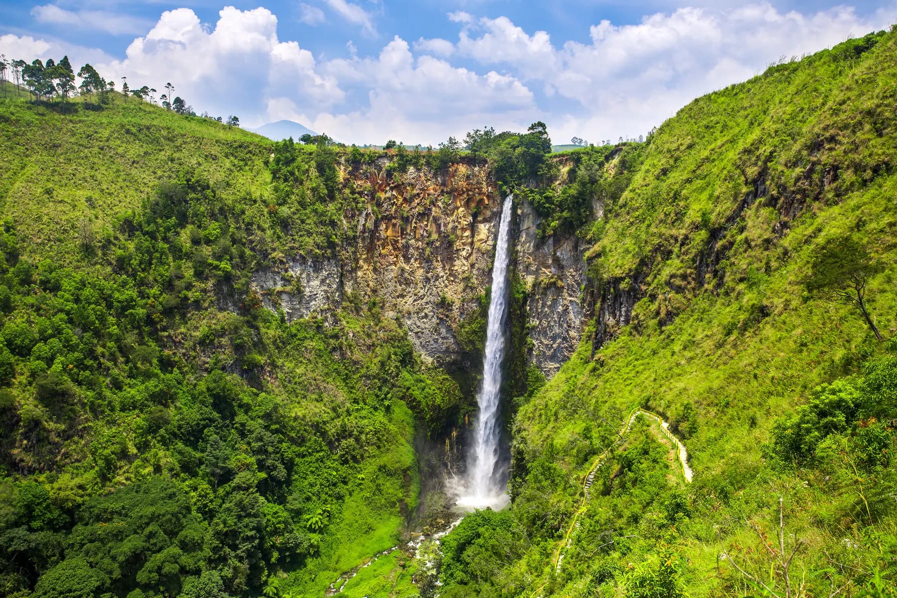 Sipiso-piso waterfall